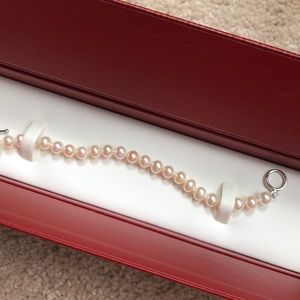 Pearl bracelet